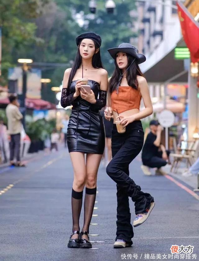 【就爱时尚】看街拍 学穿搭：10组闺蜜逛街穿搭 实穿又吸睛