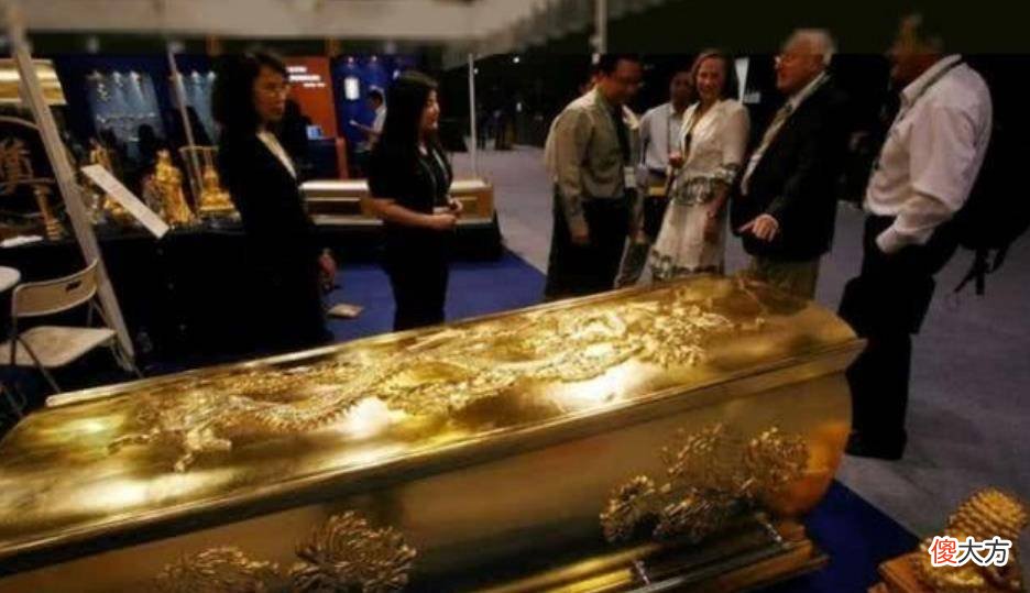 【历史故事】山西一寺庙发现金棺材，打开石头棺材后，专家都惊呆了