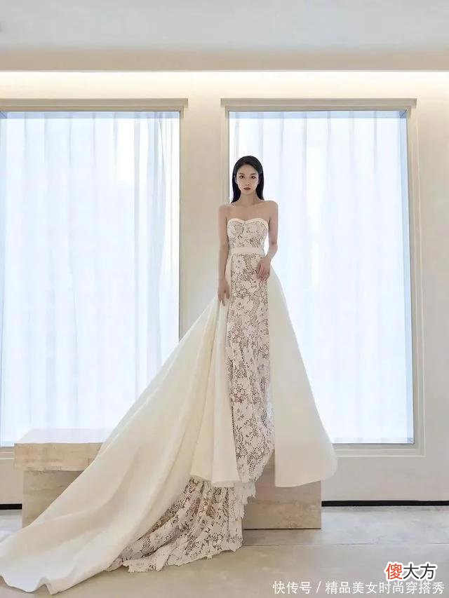 【就爱时尚】白色蕾丝抹胸礼服裙也太美了吧，仙气飘飘好养眼，女神范十足