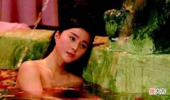 【爱历史】杨玉环睡觉时有个坏习惯，旁人躲远远的，但唐玄宗却喜欢的很！