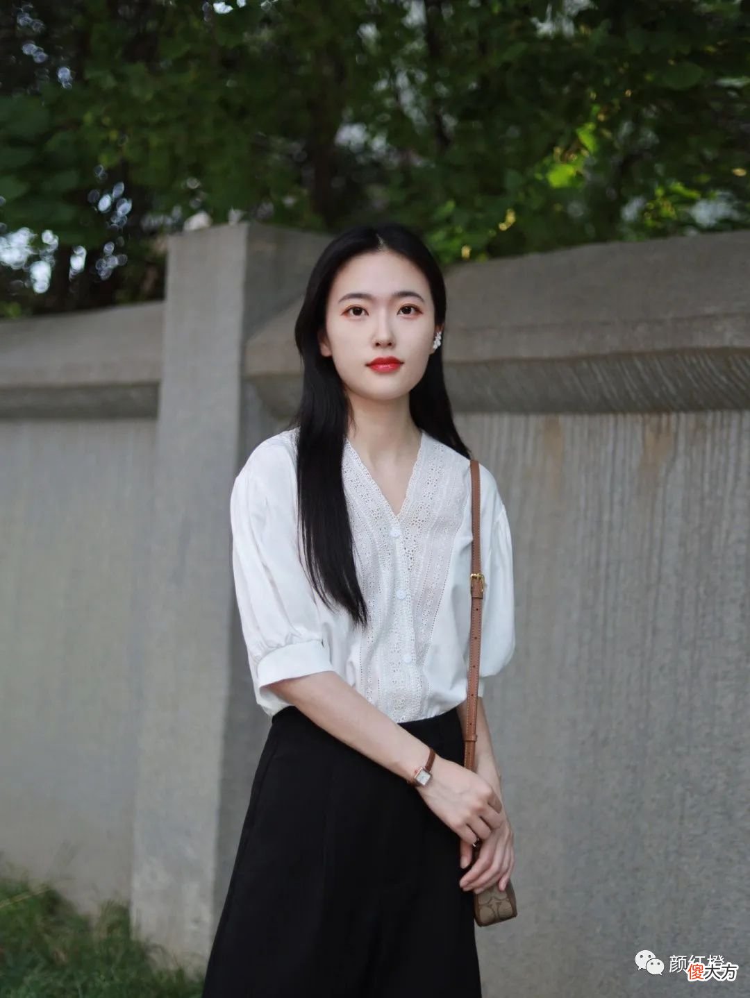 【时尚一点】穿衣懂配色太重要了，夏天试试这些配色方式，简约日常还不挑肤色
