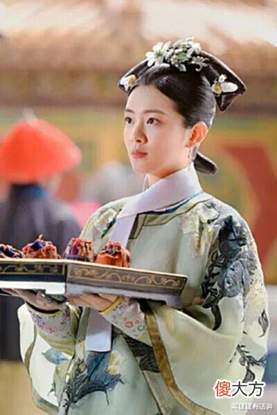 【爱历史】富察皇后去世一个月,为何渣渣龙要大封六宫?还提拔五位内廷主位!