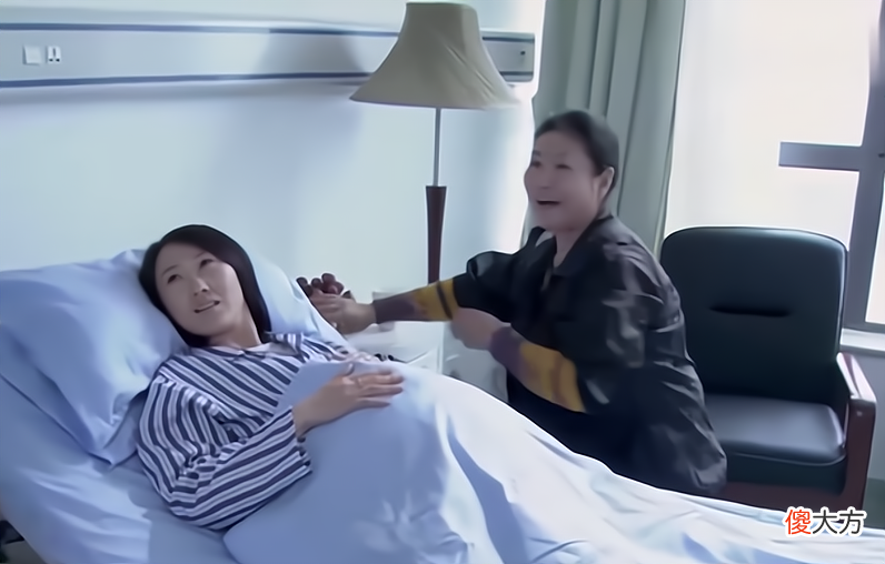 分娩先见红和先破水区别大，这种情况很危险，孕妇尽快就医