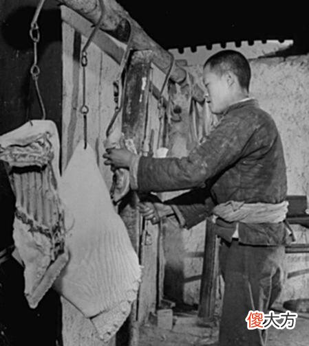 【历史故事】老照片：1947年的陕西临潼，图三结婚照的新娘年纪看起来真的很小