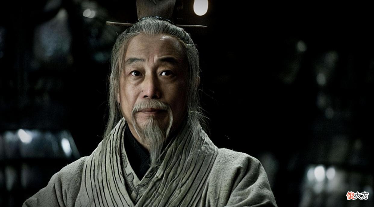 【历史故事】“最敬业”的盗墓贼，为了暴富在古墓上盖房子，花20年搬空范增墓