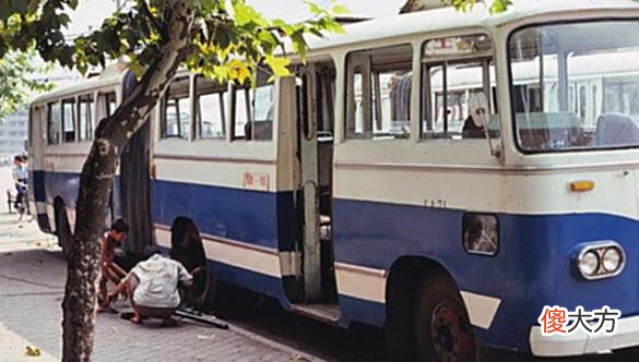 【历史故事】80年代老照片:公交记忆,寻迹成都