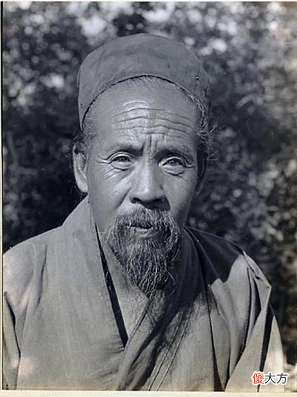 【爱历史】老照片里的道士，眼眸里写满了故事，何人可以解读