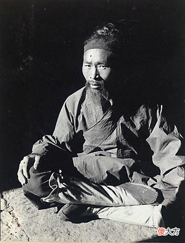 【爱历史】老照片里的道士，眼眸里写满了故事，何人可以解读