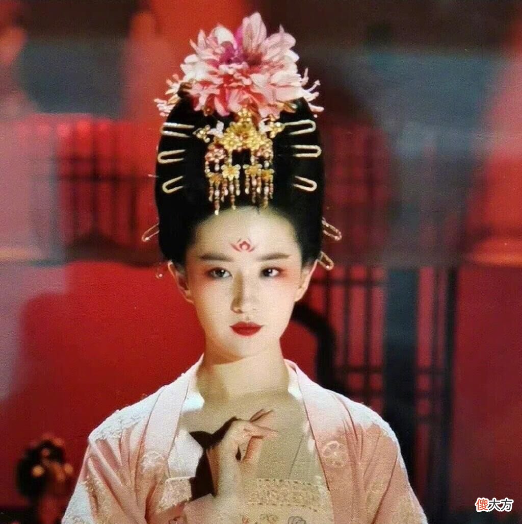 【就爱时尚】赵盼儿的“花魁妆”美到我了！像是画里走出来的古代女子