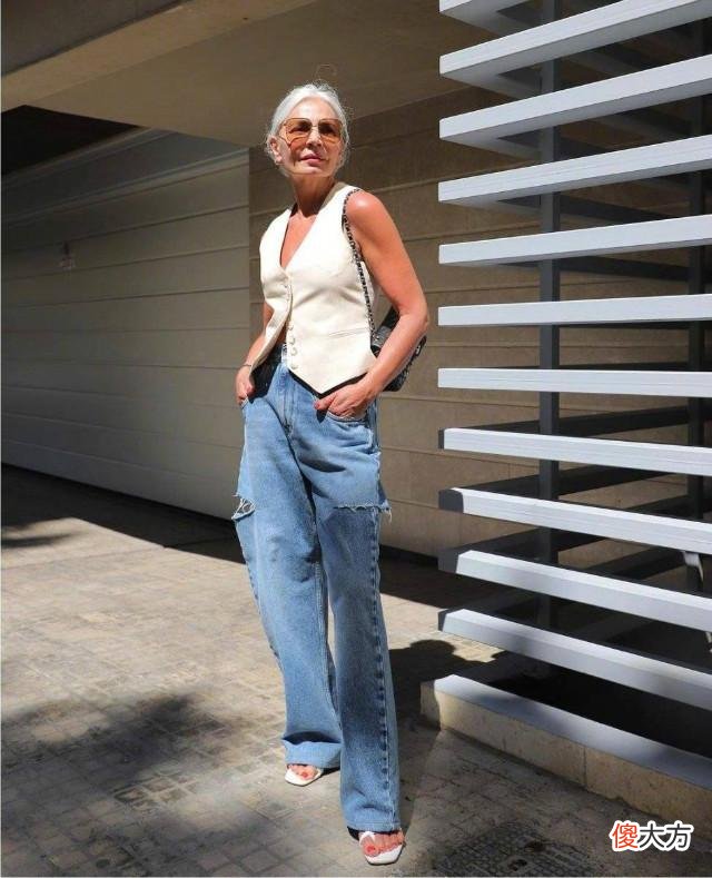 【时尚一点】年过50的女人，穿衣打扮别作妖，学会下面几种搭配，提升气场
