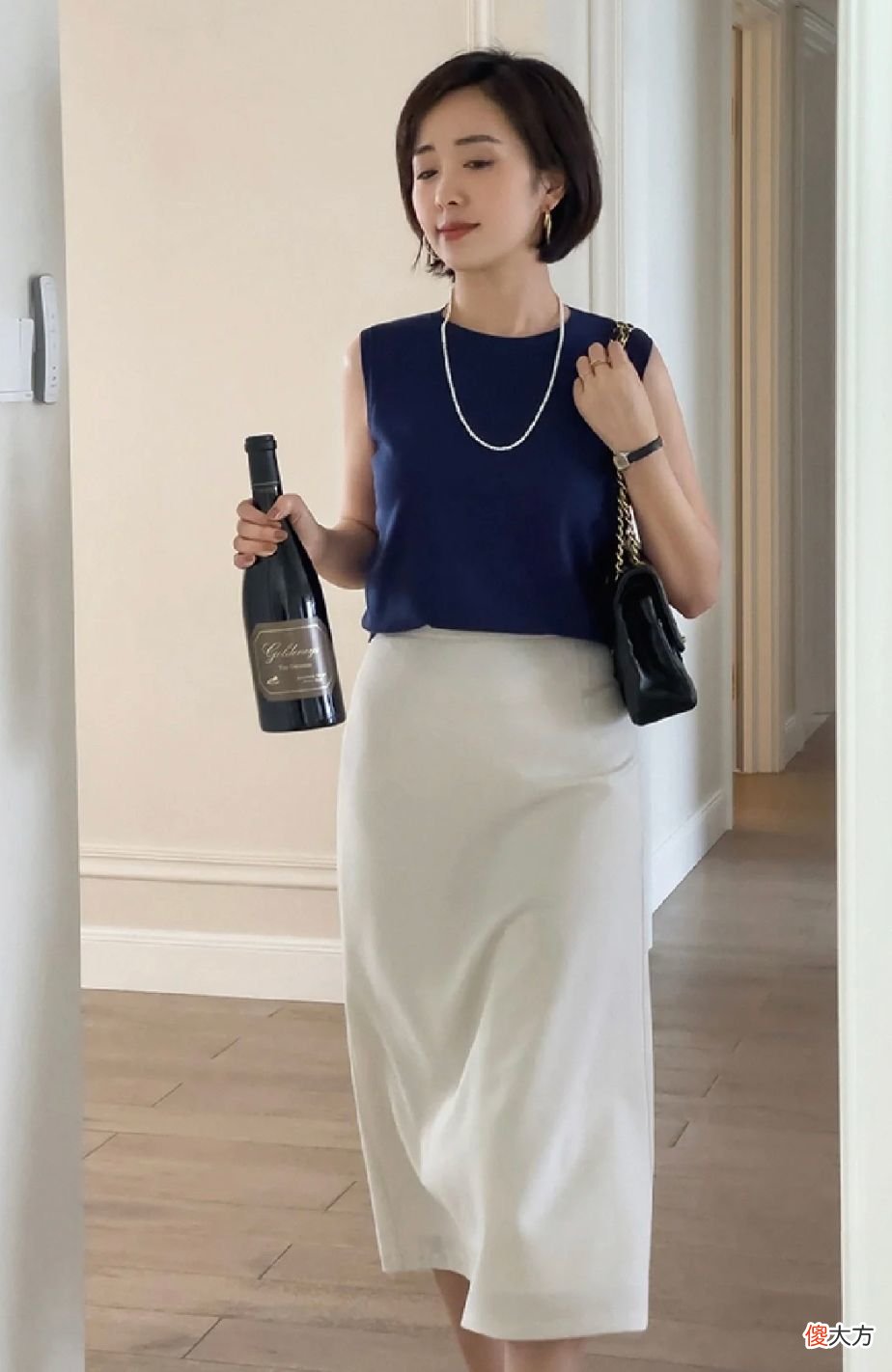 【就爱时尚】这才是有“烟火气”的夏季穿搭:只露胳膊不露腿,美得优雅又高级