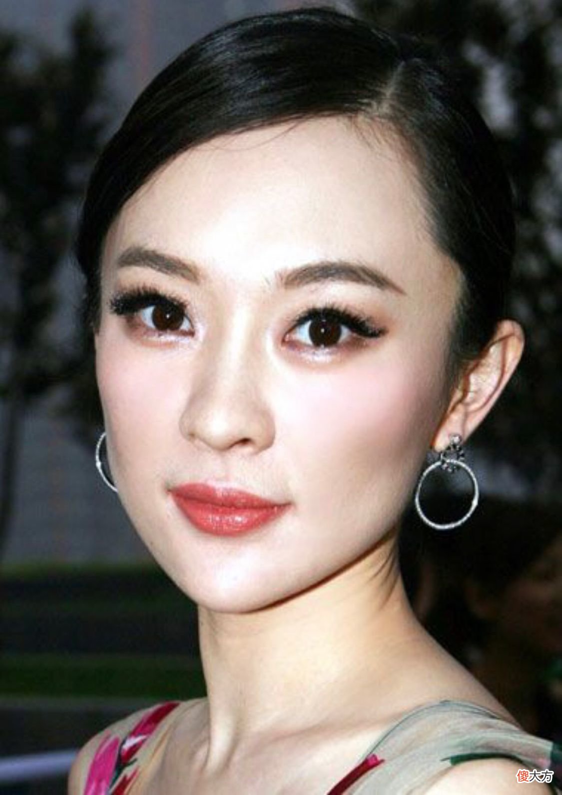 【就爱时尚】中年女人要注意：40岁后有这5个特征，离“油腻妇女”就不远了