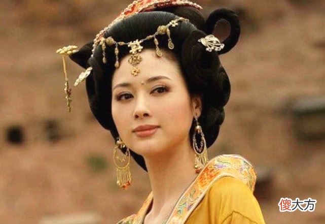 【爱历史】花蕊夫人选择迎奉,小周后选择抗争,为何两人的命运都一样惨!