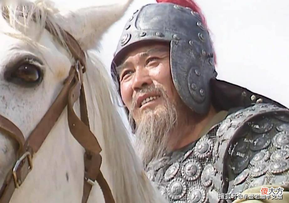 【爱历史】《三国演义》中诸葛亮为什么被贬为右将军？
