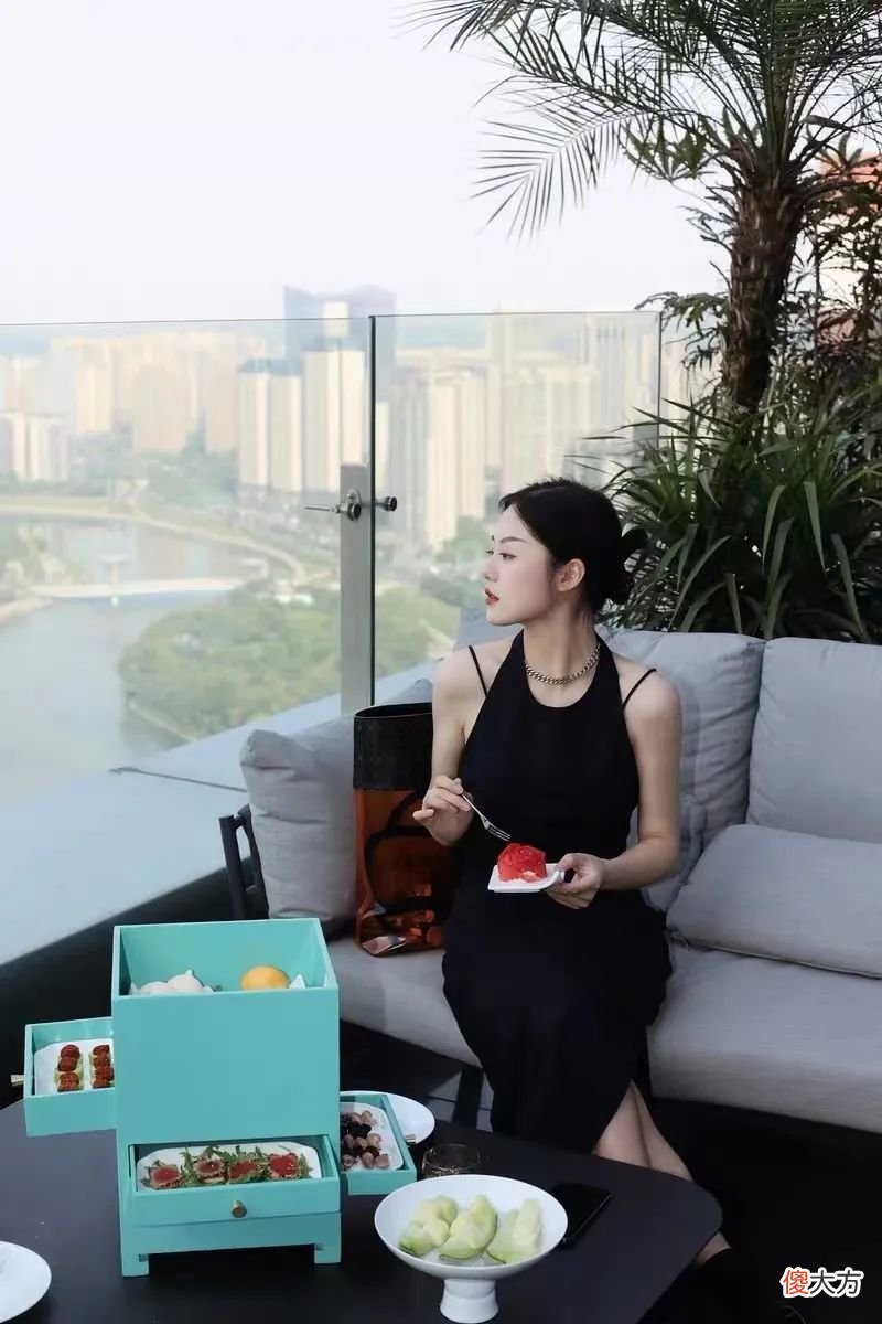【就爱时尚】50岁还能靠生图火爆全网，不愧是“香港最后的天后”
