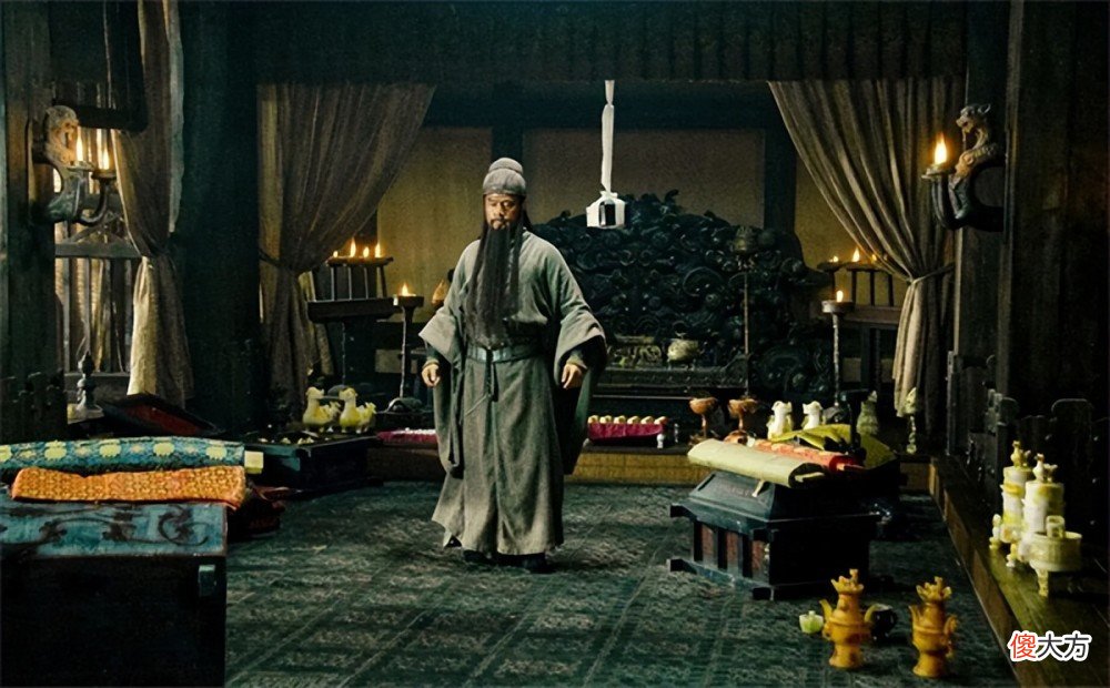 【历史故事】如果将历史的指针拨回，是否有人可以改变刘备集团的历史呢