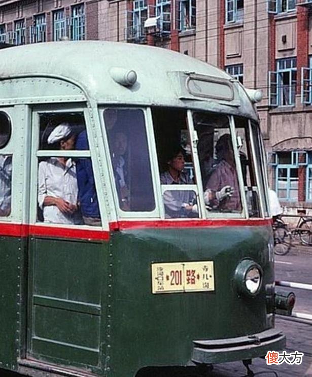 【历史故事】老照片：大连1980年的照片，希望能找回时光带走的记忆！