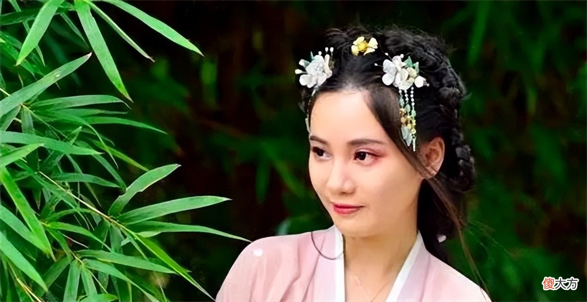 【爱历史】女子出上联：“野花不种年年有”，秀才对出下联，抱得美人归
