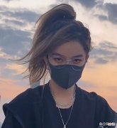 【游戏世界】KPL主持徐十七意外走红，长相酷似野生阿卡丽，联盟粉丝力求归建