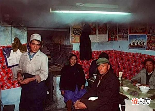 【爱历史】老照片：1988年的新疆，苍茫荒凉的背后是生命的坚强
