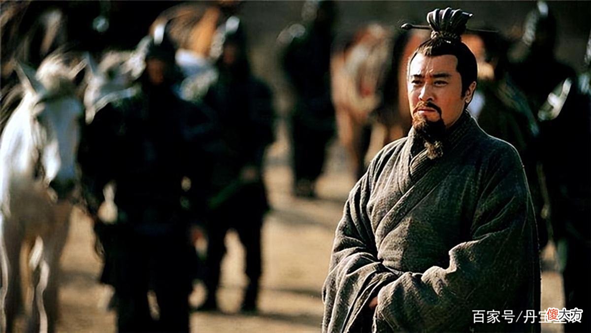 【爱历史】刘备一生忠厚善良，却在登基时杀了一人，是蜀国走向衰亡原因之一