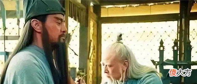 【爱历史】当年曹操为何坚决要斩了华佗？其实曹操是对的