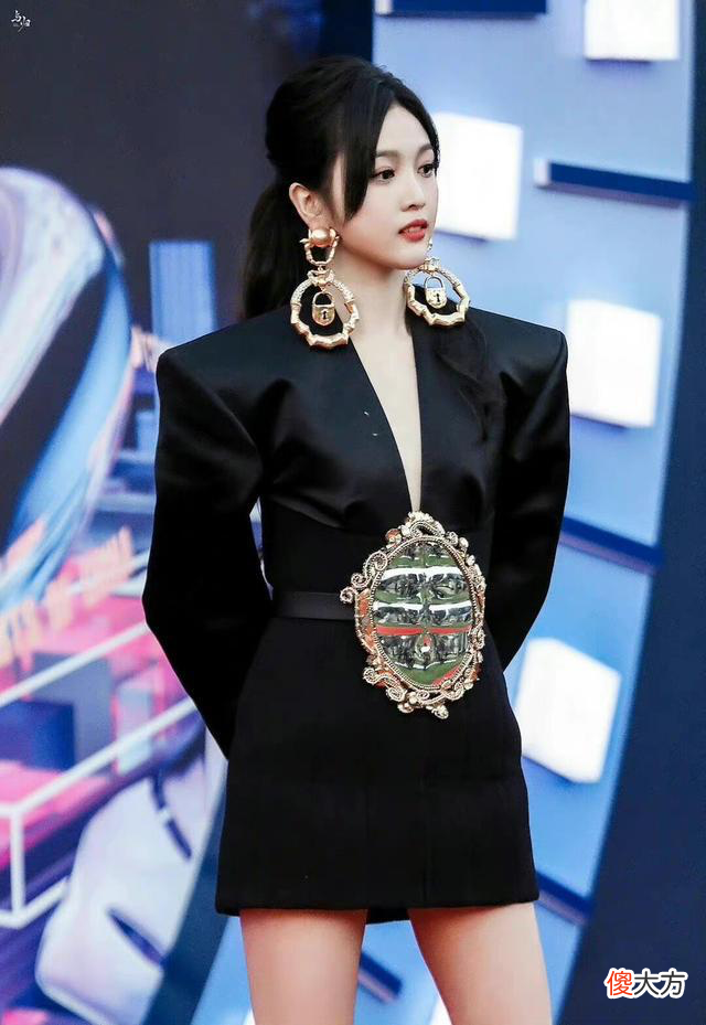 【时尚一点】长得一般，还非要穿那么多“奇葩”衣服，你不尴尬谁尴尬？