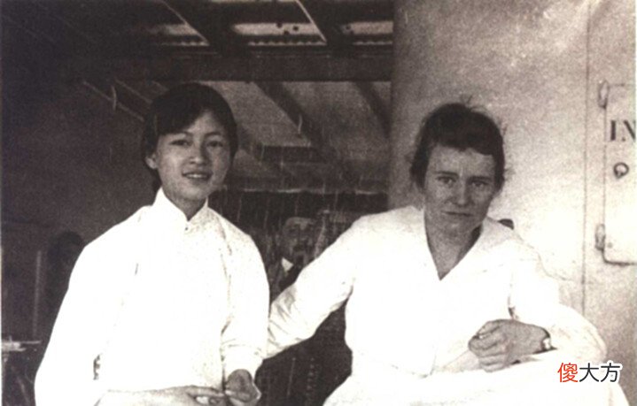 【历史故事】林徽因罕见老照片:在欧洲度蜜月,带6岁女儿骑驴,美得不可比拟