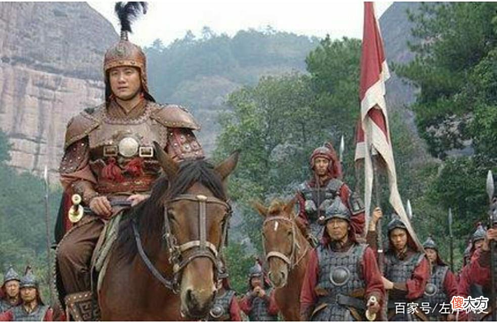 【历史故事】皇帝除夕夜独自散步，衙门碰到小吏在喝酒，次日却把他连升了十级