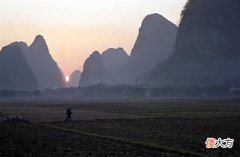 【历史故事】老照片：1985年的桂林，还是那山那水，唯有物是人非