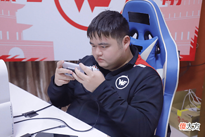 【游戏迷】Hero3-2WE豪取六连胜,WE七连败无缘S卡位赛,辅助556太费射手了