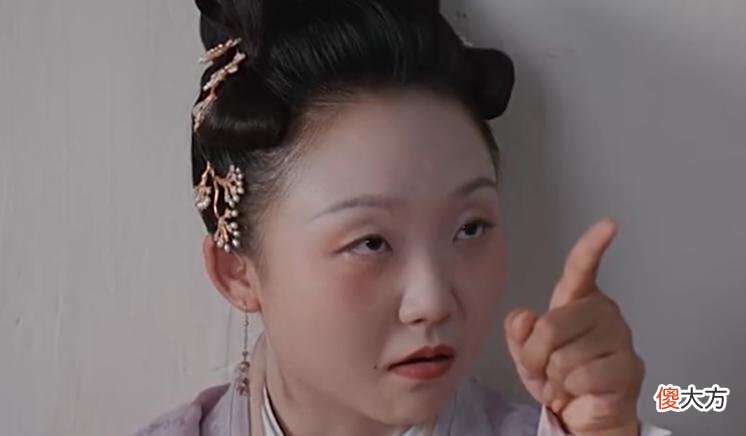 【爱历史】我叫刘金凤：皇宫遭刺客袭击，段云嶂为金凤挡刀受伤，刘金凤傻了