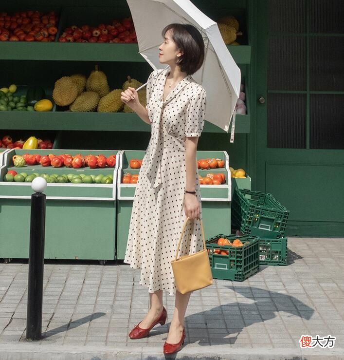 【时尚一点】女人不管多大年纪,夏天要避开这3条“假时髦”裙子,廉价又土气