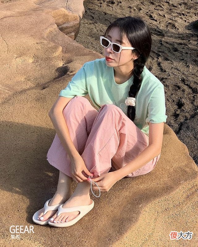 【时尚一点】今夏必备鞋款：韩国女生都穿上这款率性又慵懒的设计