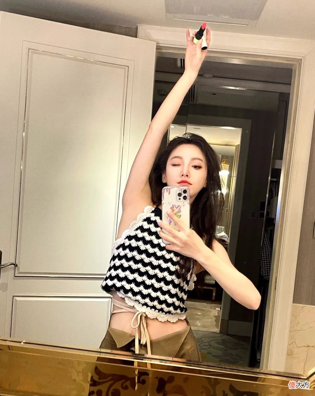 【时尚一点】36度，女明星大型不怕热撞衫场面来了