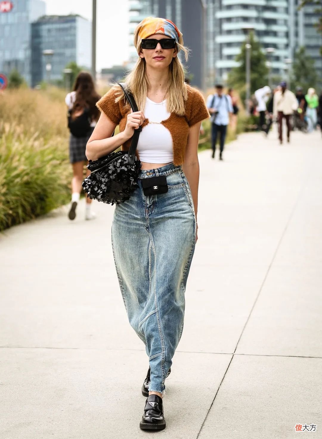 【时尚一点】36度，女明星大型不怕热撞衫场面来了