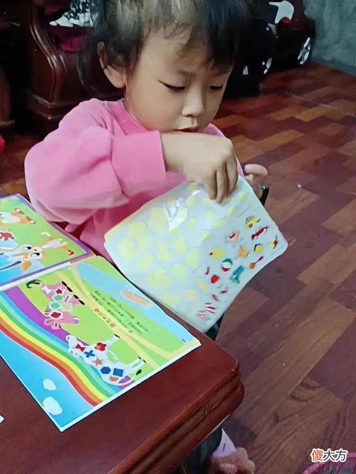 4岁女儿识字量大爆发，专注力也强，宝爸分享的省心方法让人羡慕