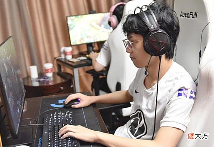 【游戏迷】LPL夏季赛：IG双AD开启摇摆！难敌BLG，网友：wink为什么不会分身