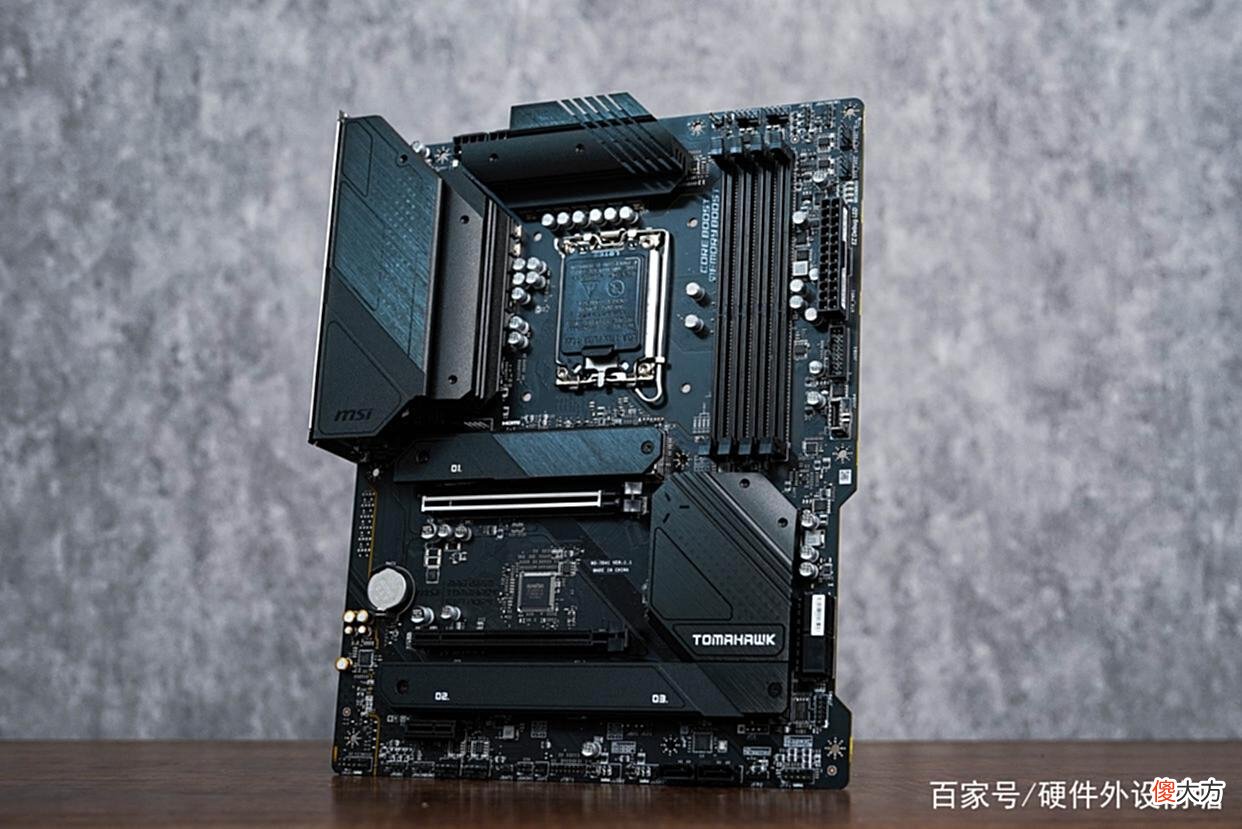 【游戏世界】黑与白的撞色碰撞,尼尔-机械纪元主题DIY装机分享