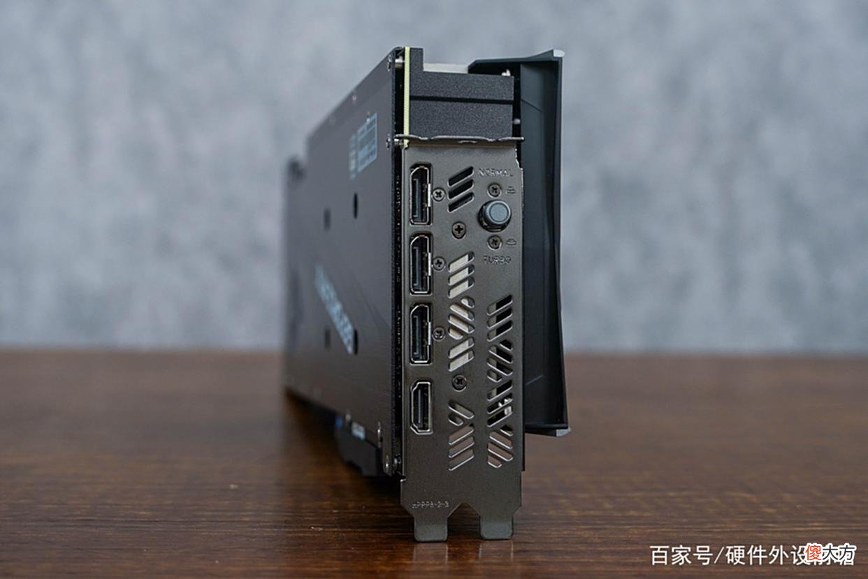 【游戏世界】黑与白的撞色碰撞，尼尔-机械纪元主题DIY装机分享