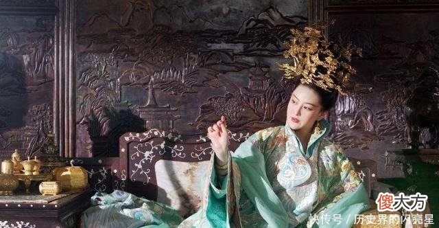 【历史故事】一位皇帝感叹年老无子继位，不料，一位太监帮他藏着一个儿子！