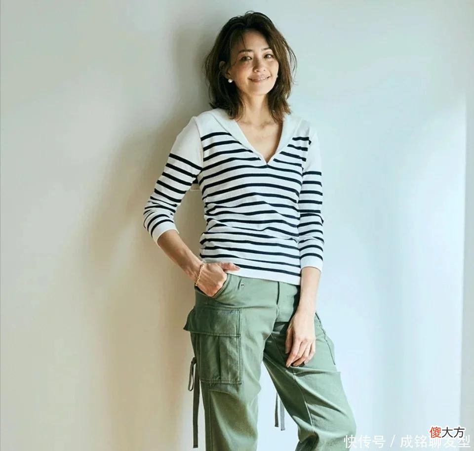 【就爱时尚】四五十岁的女人怎么穿时尚减龄？“日杂风”穿搭了解下，超显气质