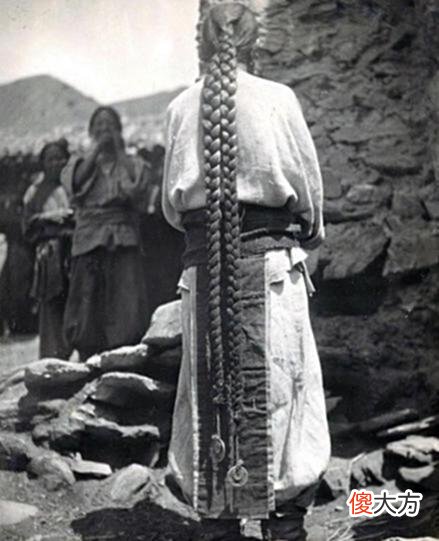 【爱历史】老照片：1911年甘肃的社会生活，背炭工、骑马的士兵