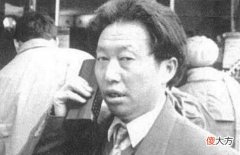 【历史故事】镜头下80年代老照片：图1最早的“大哥大”，最后一张校园交谊舞