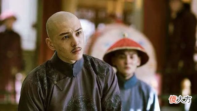 【爱历史】雍正几个儿子谁最聪明？他靠装疯卖傻享尽荣华，子孙更是名满天下