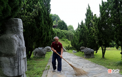 【历史故事】岳飞：生前是绝代英雄，死后蔡氏七代人为其母亲守墓