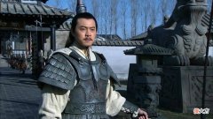 【爱历史】孙策一个无兵无钱的小青年，还老被算计，凭什么替孙权打下基业？