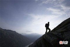 梦见上升、上树、上山、上飞机_做梦梦到上升、上树、上山、上飞机是什么意思