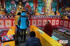 梦见庙里拜神_做梦梦到庙里拜神是什么意思