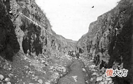 【历史故事】老照片：1907年的山西忻州关隘建筑，一片萧索的雁门关与石岭关